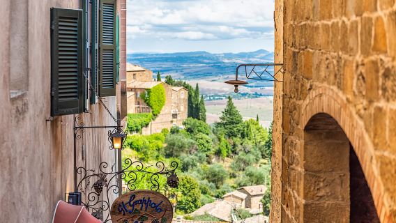 จากโรมา: มอนเตปุลชาโนและมอนตัลชิโน บนเส้นทางไวน์