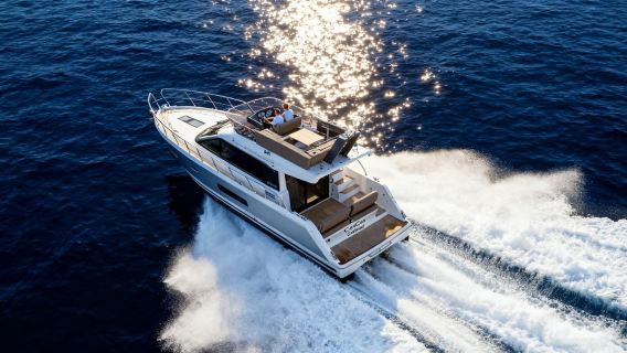 【廈門遊艇租賃】廈門五緣灣38呎英國進口單體遊艇包船出海~觀光美景海釣娛樂用船