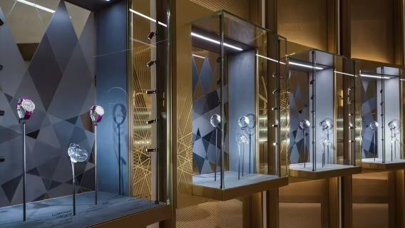 瑞士伯爾尼班霍夫大街+林登霍夫山+蘇黎世教堂+瑞士博物館之旅