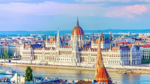 Lawatan sewa peribadi ke tarikan popular di Prague dengan pemandu pelancong berbahasa Cina