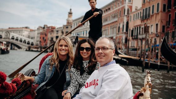 ยินดีต้อนรับสู่เวนิส: มหาวิหารเซนต์มาร์คและการนั่งเรือกอนโดลา