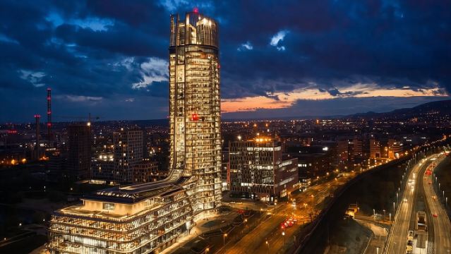 Budapest SkyDeck Tower – Panoramic Lift and Viewing Platform Ticket