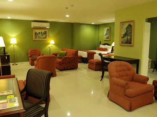 Dreamwave Hotel Santiago City - Tap to explore photos