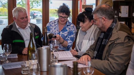 Rasai Lawatan Wain Lembah di Marlborough dengan Rasa Wain