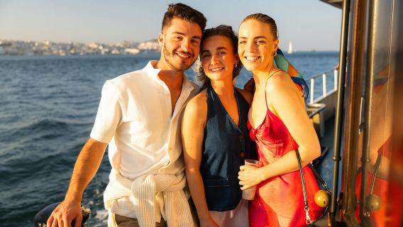 Portugal Lisbon Sunset Cruise (1 Welcome Drink + Music on Board)