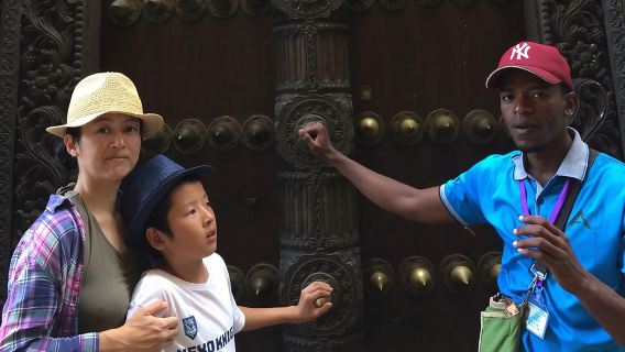 ทัวร์เดินชมเมืองสโตนทาวน์แบบส่วนตัว