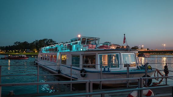 Krakow evening cruise on Vistula River