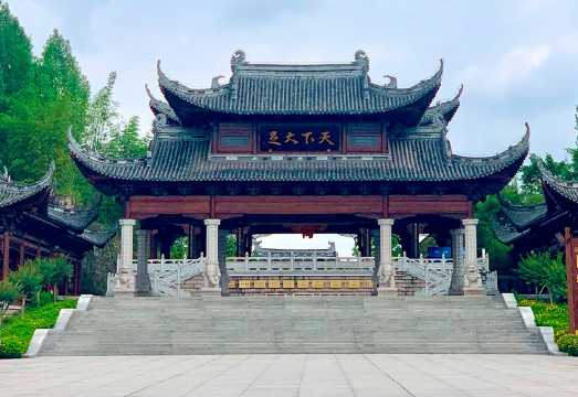 Late departure|Premium Business Group] Panoramic Dazu Rock Carvings 1-Day Tour|Three premium guided tours by expert guides
