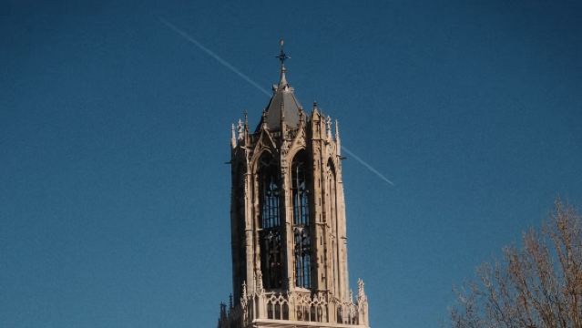 多姆塔+德哈爾城堡+迪克·布魯納故居+中央博物館+中央車站(包車)