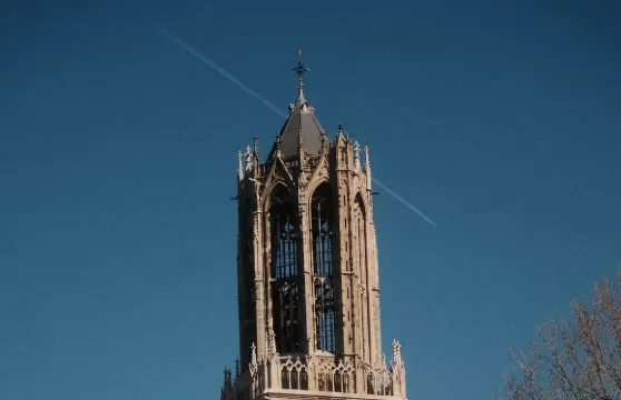 多姆塔+德哈爾城堡+迪克·布魯納故居+中央博物館+中央車站（包車）