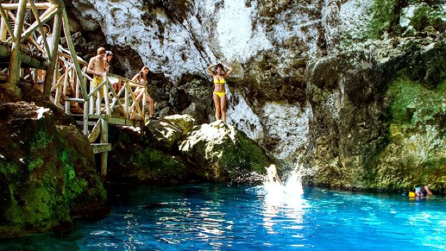 Halve dag avontuur met 4x4 ATV, watergrot en Dominicaanse cultuur