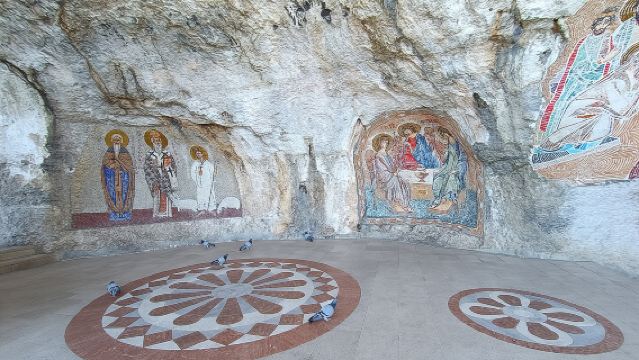 Ostrog Monastery tour