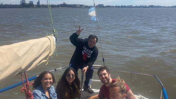 Buenos Aires: Sailboat ride, special view of the city, and food on board