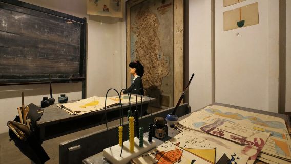 Tirana: Chuyến tham quan lịch sử chủ nghĩa cộng sản