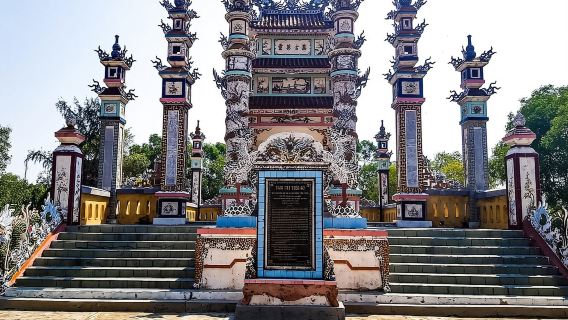 Hue to/from Danang or Hoi An Via Hai Van Pass by Private Car