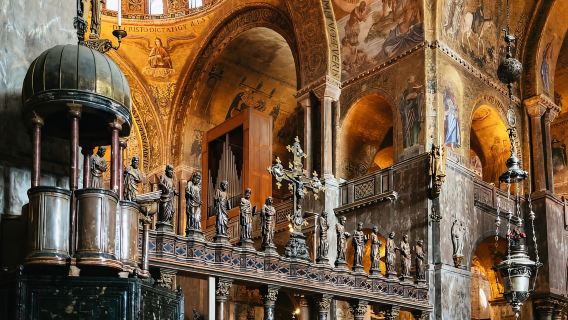 Venice: St. Mark's Basilica & Doge's Palace Tour with Ticket