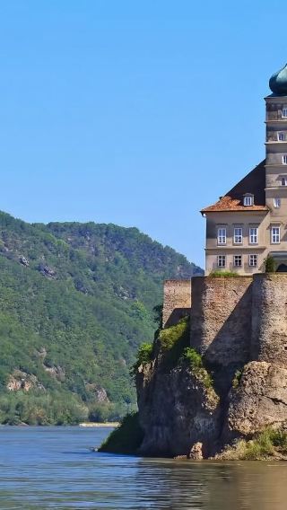 Вена туда и обратно/в обе стороны: романтический Дунай + однодневный тур по долине Вахау (англоязычная группа)|включая часть входных билетов)