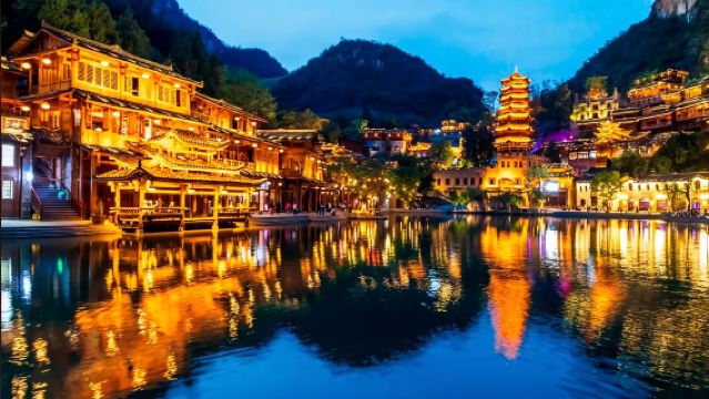 Kilong Castle + Fenglin Buyi day tour with Xingyi city area + high-speed rail south station/Xingyi airport transfer