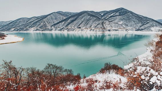 Day Trip to Gudauri and Kazbegi Including 4WD