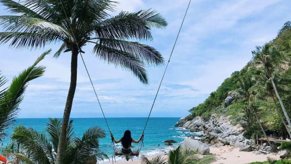 [จุดถ่ายรูปเช็คอิน] ตั๋วเข้าชิงช้าชายหาดหินยักษ์ภูเก็ต + บริการรับส่ง