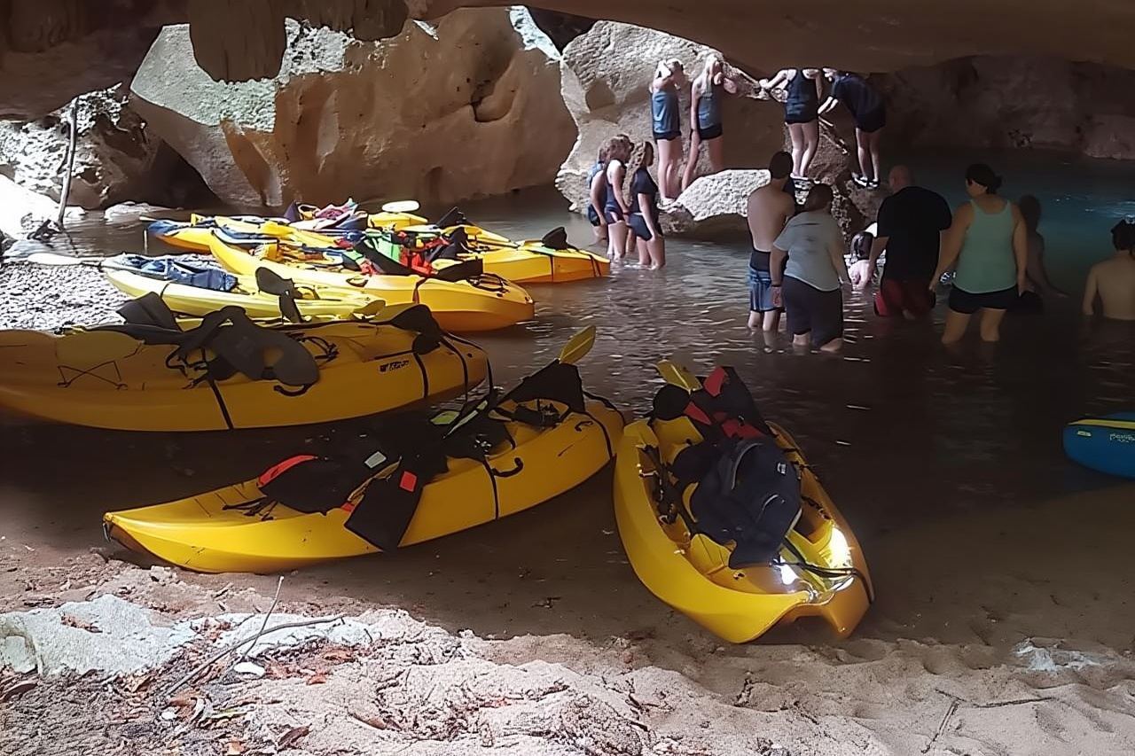 Tour chèo thuyền kayak khám phá hang động (Tự túc)