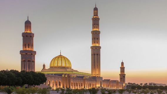 Muscat Sultan Qaboos Grand Mosque + Old Muttrah Souq + Muscat Sultanate Palace Half Day Tour