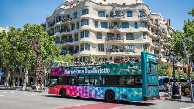 Tiket masuk hop-on hop-off Barcelona Bus Turístic