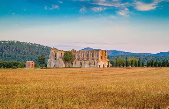 意大利聖吉米尼亞諾+沃爾泰拉+加爾加諾修道院一日遊|溫馨小團