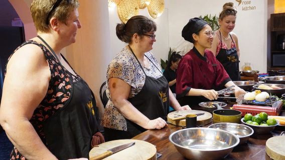 Expérience culinaire à Hanoï : Préparer un Phở et un Bánh Xèo + Dégustation d'un café de nationalité vietnamienne offert