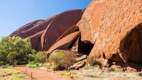 Escursione culturale di Uluru e Kata Tjuta con guida in cinese + trasferimento dall'hotel + possibilità di aggiungere audioguida in inglese