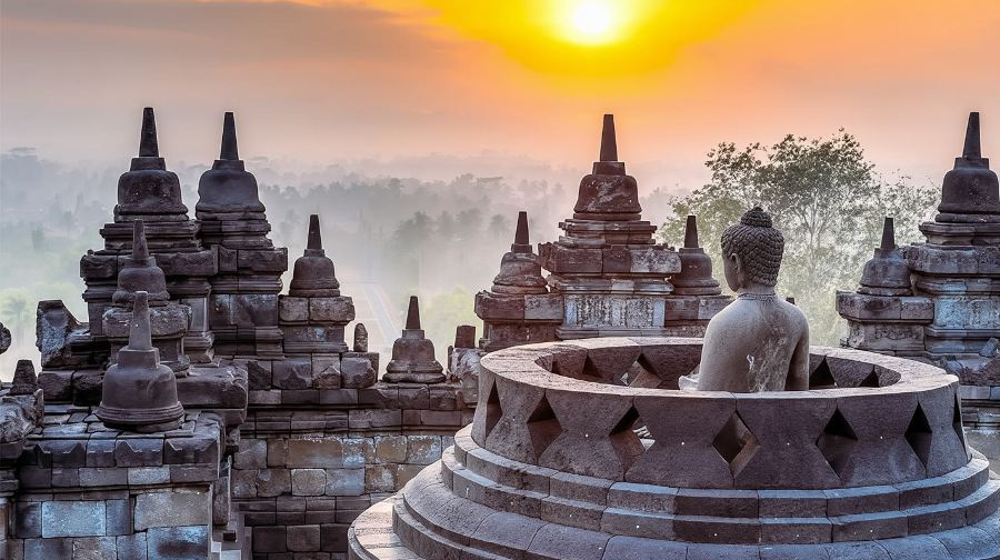 印尼日惹婆羅浮屠一日遊【多套餐可選 普蘭班南/默拉皮火山】
