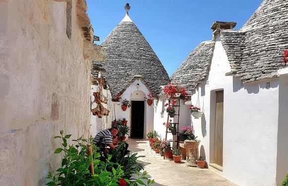 從萊切出發：阿爾貝羅貝洛、洛科羅通多、奧斯圖尼及普利亞早午餐