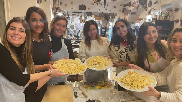 Praktische workshop pasta maken en traditionele tiramisu