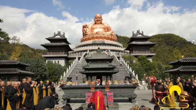 Pakej Pelancongan Sehari di Ningbo, Zhejiang: Tarikan Pelancongan Xikou-Tengtou + Kediaman Keluarga Chiang + Tarikan Patung Buddha Besar di Gunung Xuedou