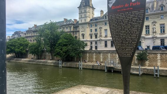 Notre Dame Ile De La Cité Walking Tour & Seine River Cruise
