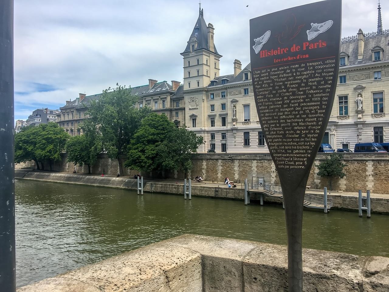 Notre Dame Ile De La Cité Walking Tour & Seine River Cruise