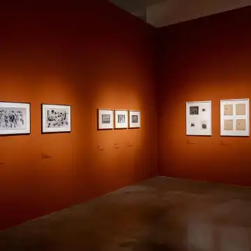 デヴィッド・リンチ展覧会カタログ（1992年スペイン英語併記）東京1996年購入 展覧会「デイヴィッド・リンチ：炎上」 | Trip.com