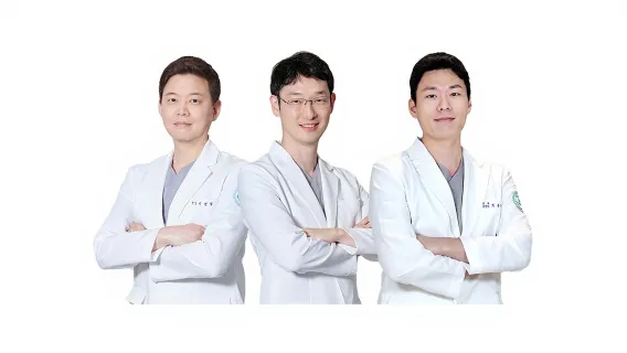 Assistenza oculistica premium (entrambi gli occhi) + visita e consulto (valutazione opzioni SMILE/PRK/LASIK)