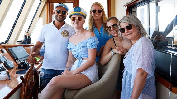 Protaras: Crucero de ensueño en yate de lujo con tobogán, barbacoa y una bebida