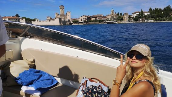 Desenzano: Đi bộ ngắm hoàng hôn và tham quan bằng thuyền kèm đồ uống trên tàu