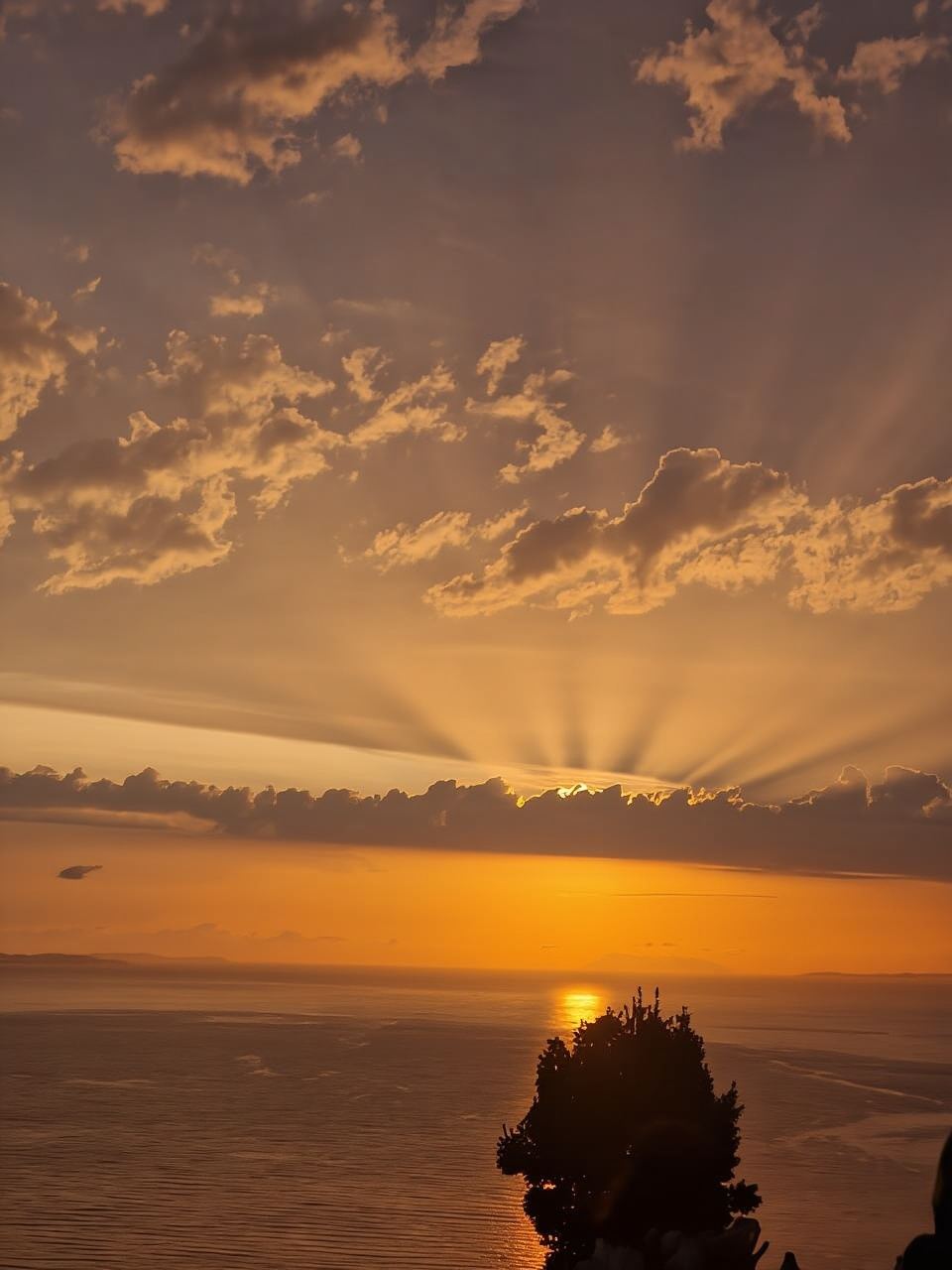 Саранда: тур к источнику «Голубой глаз» и закат в замке Лекурси