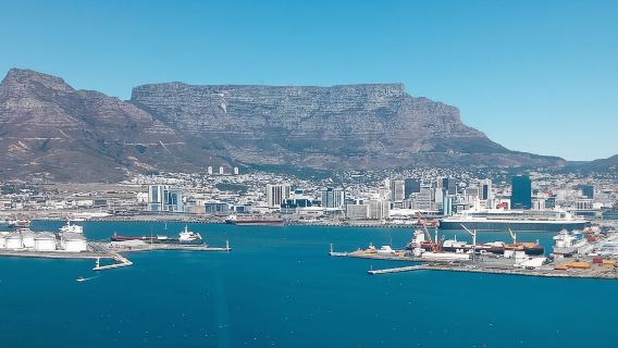 30-минутная вертолетная экскурсия по винодельческому региону Констанция