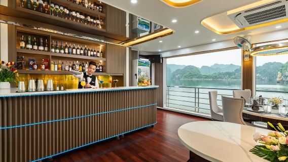 Nuova crociera Hercules Ha Long Bay da Hanoi con limousine