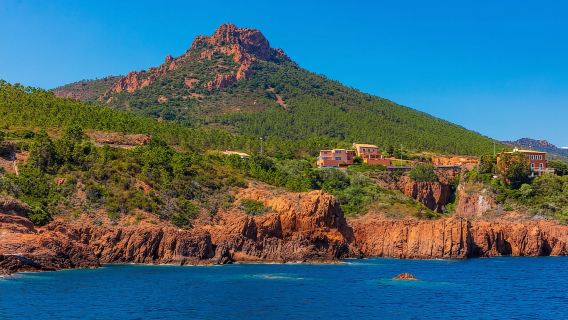 From Mandelieu: Corniche d'Or Sightseeing Cruise with Guide