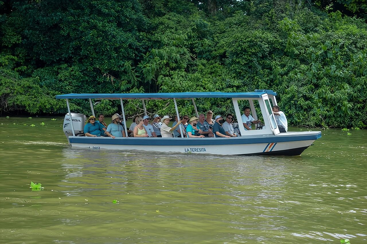  Private Tortuguero-Kanaltour und Höhepunkte von Puerto Limón