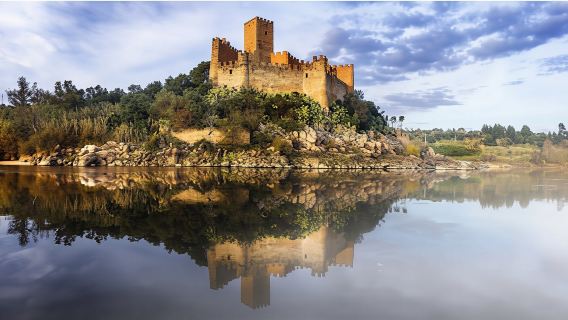 Knights Templar private tour from Lisbon: Tomar, Almourol and Dornes