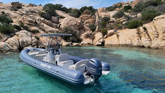 Tour Privato Giornaliero in Barca nell'Arcipelago di La Maddalena