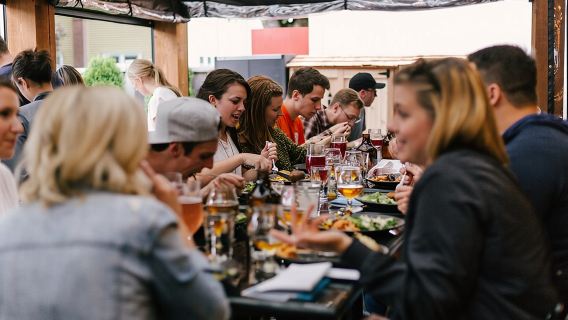 Tour de degustación de comida en Berlín por JOYAS OCULTAS (Grupos pequeños)