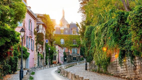 Parigi: tour per piccoli gruppi del Moulin Rouge e del Sacro Cuore Montmartre