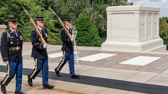Arlington National Cemetery: Guided Walking Tour + Changing of the Guard